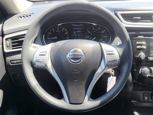 Used 2016 Nissan Rogue S FWD image 29