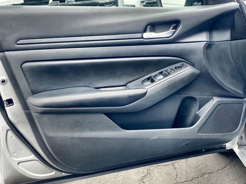 Used 2024 Nissan Altima 2.5 SV image 21