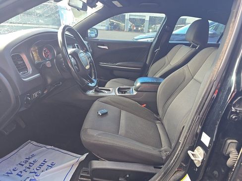Used 2022 Dodge Charger SXT RWD image 7