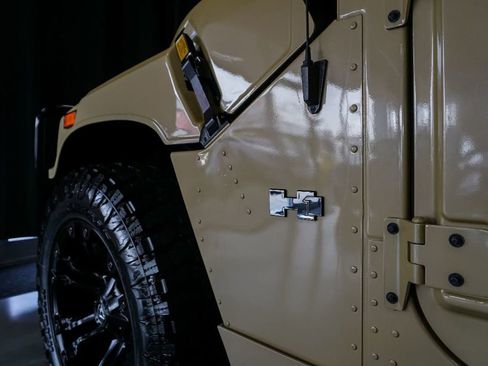 Used 2004 HUMMER H1 4-Door Open Top image 49