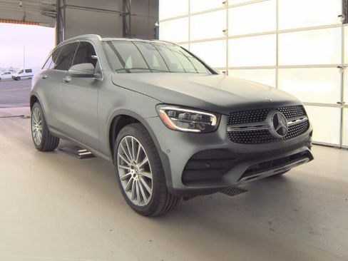 Used 2022 Mercedes-Benz GLC 300 4MATIC w/ AMG Line image 2