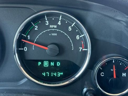 Used 2018 Jeep Wrangler Unlimited Sahara AWD/4WD image 11