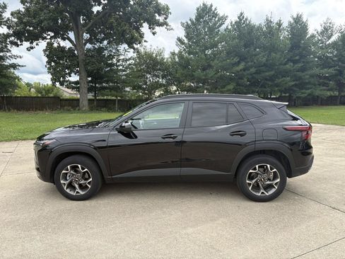 Used 2025 Chevrolet Trax LT w/ Driver Confidence Package FWD image 21
