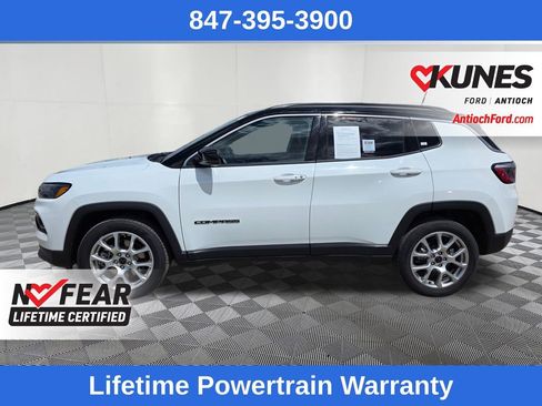 Used 2025 Jeep Compass Limited AWD/4WD image 4