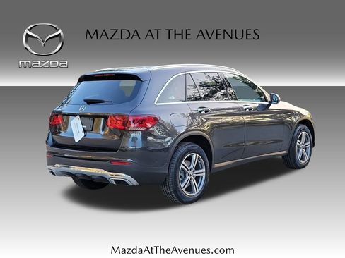 Used 2021 Mercedes-Benz GLC 300 w/ Premium Package image 4