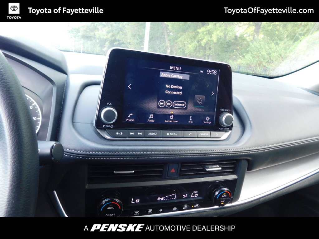 Used 2024 Nissan Rogue SV FWD image 4