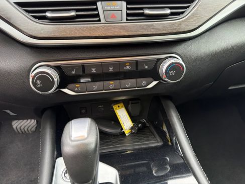 Used 2023 Nissan Altima 2.5 SV w/ SV Premium Package AWD/4WD image 22