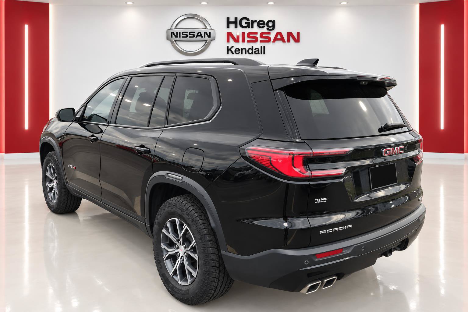 Used 2026 GMC Acadia AT4 w/ LPO, Floor Liner Package AWD/4WD image 4