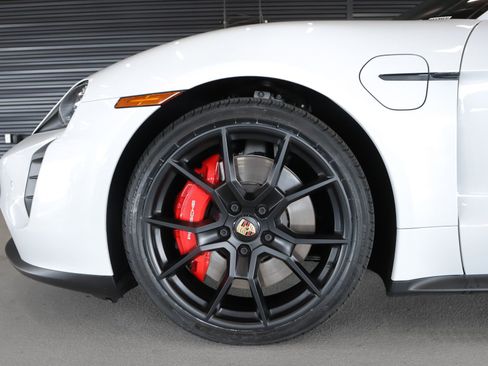 Certified 2022 Porsche Taycan GTS image 27