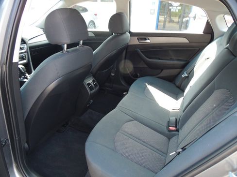 Used 2018 Hyundai Sonata SEL w/ Tech Package 04 FWD image 6