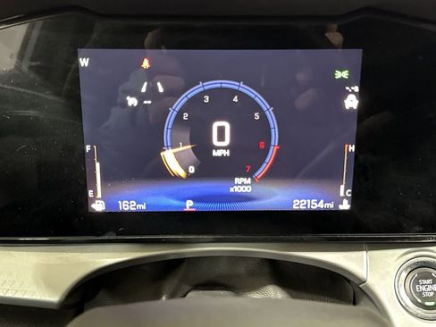 Used 2025 Chevrolet Trax LT w/ LT Convenience Package FWD image 12