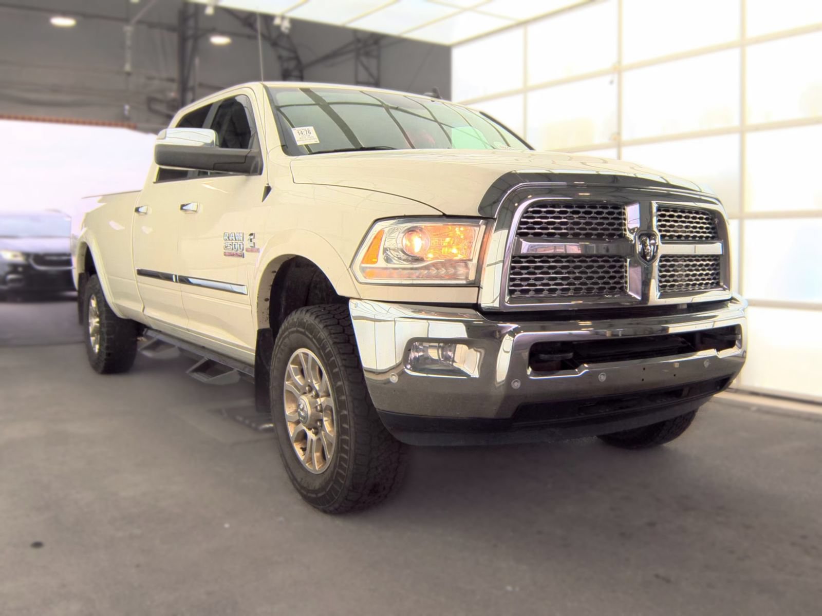 Used 2018 RAM 2500 Laramie AWD/4WD image 2