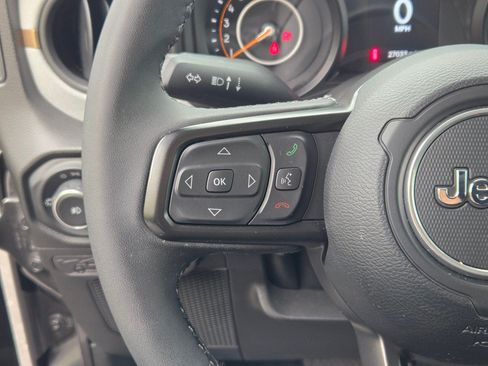 Used 2025 Jeep Wrangler Unlimited Sport AWD/4WD image 27