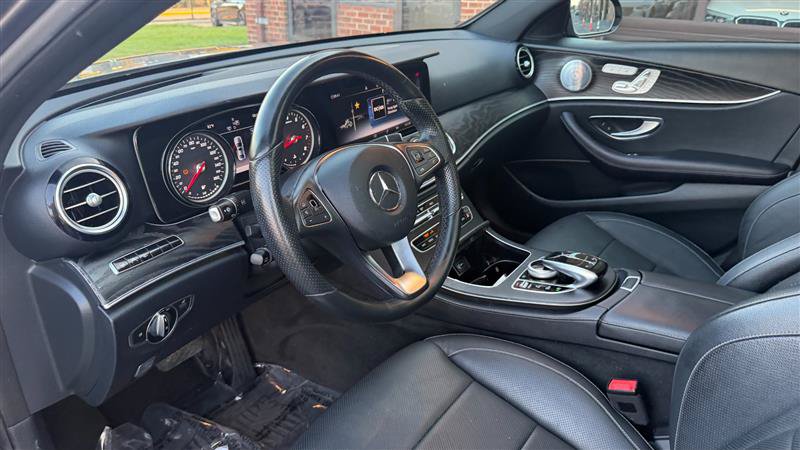 Used 2018 Mercedes-Benz E 300 image 29