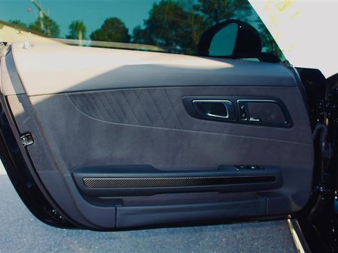 Used 2018 Mercedes-Benz AMG GT R image 29