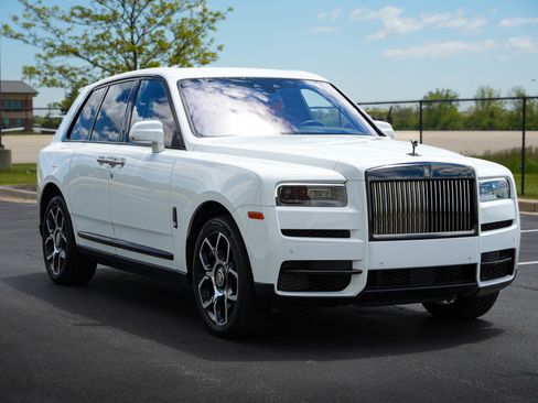 Used 2023 Rolls-Royce Cullinan Black Badge AWD/4WD image 4