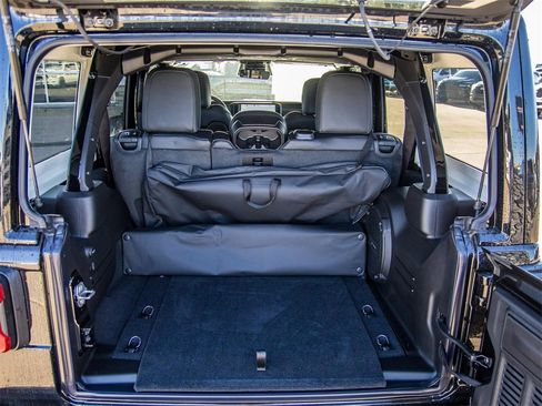 New 2026 Jeep Wrangler Unlimited Rubicon image 12