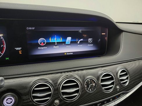 Used 2020 Mercedes-Benz S 560 Sedan image 10