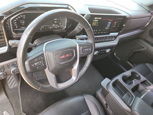 Used 2024 GMC Sierra 1500 SLT AWD/4WD image 10