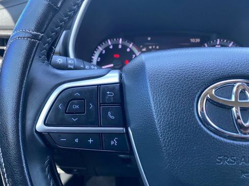 Used 2024 Toyota Highlander XLE image 29