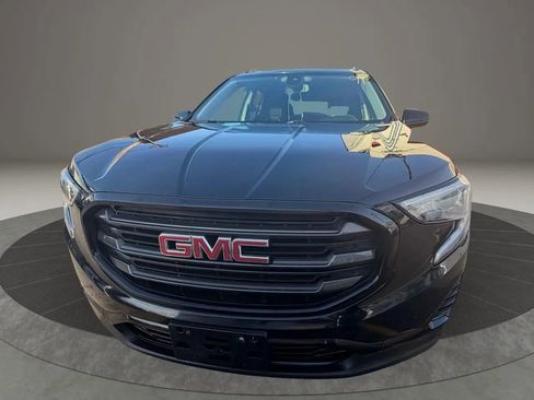 Used 2021 GMC Terrain SLE w/ Driver Convenience Package image 2