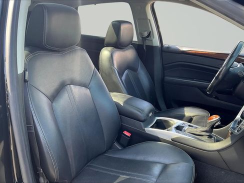 Used 2016 Cadillac SRX Luxury image 7