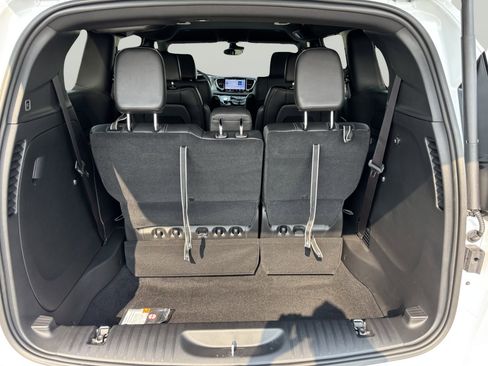 New 2025 Chrysler Pacifica Select FWD image 11
