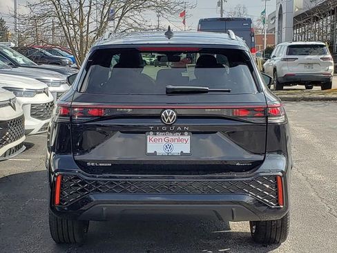 New 2026 Volkswagen Tiguan SEL R-Line AWD/4WD image 4