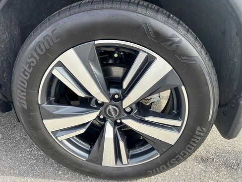 Certified 2023 Nissan Rogue SL w/ SL Premium Package image 10