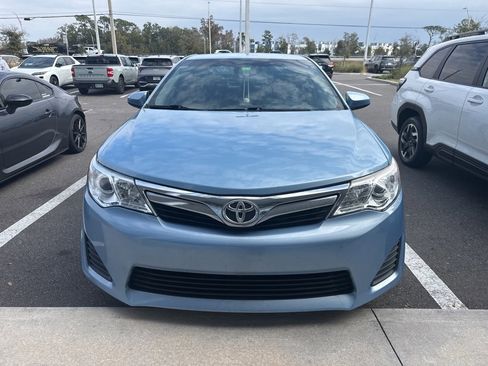 Used 2013 Toyota Camry LE image 2