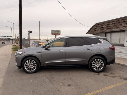 Used 2020 Buick Enclave Premium w/ Sun and Sites Package image 4