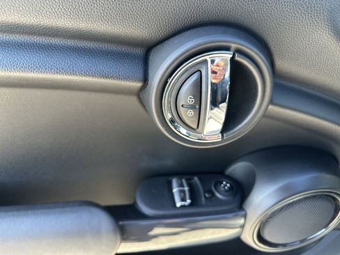 Used 2017 MINI Cooper 2-Door Hardtop FWD image 15