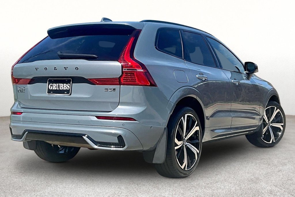Used 2024 Volvo XC60 B5 Ultimate AWD/4WD image 2