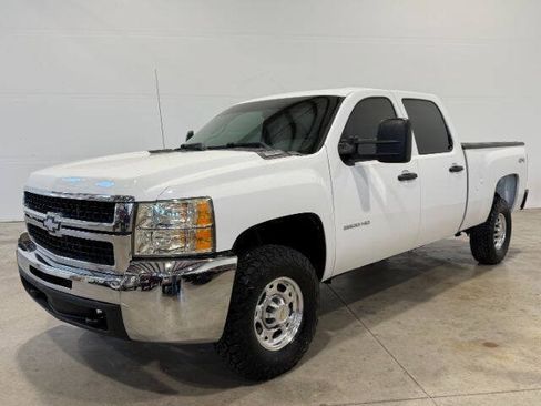 Used 2010 Chevrolet Silverado 2500 LT AWD/4WD image 1