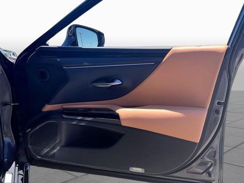 Used 2025 Lexus ES 350 w/ Accessory Package (P3) FWD image 21