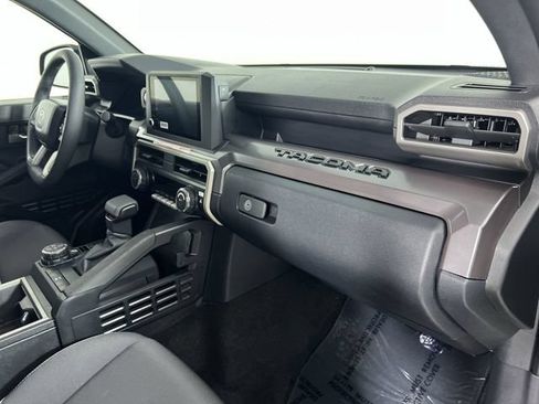 Used 2026 Toyota Tacoma TRD Off-Road AWD/4WD image 28