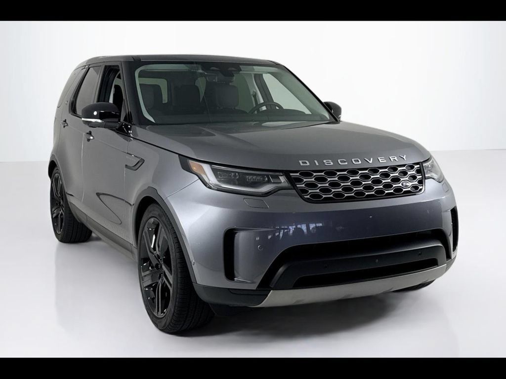 Used 2024 Land Rover Discovery S AWD/4WD image 7