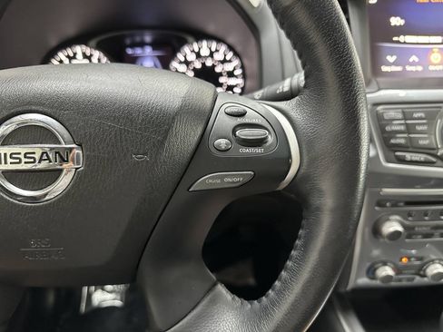 Used 2020 Nissan Pathfinder SL AWD/4WD image 24