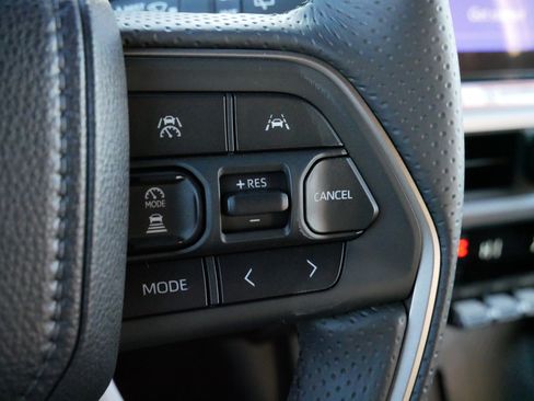 Certified 2025 Toyota 4Runner TRD Off-Road Premium image 26