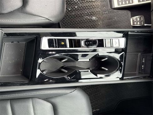 Used 2024 Volkswagen Atlas Cross Sport SEL R-Line image 26