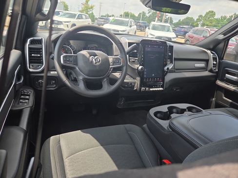 Used 2025 RAM 2500 Big Horn AWD/4WD image 7