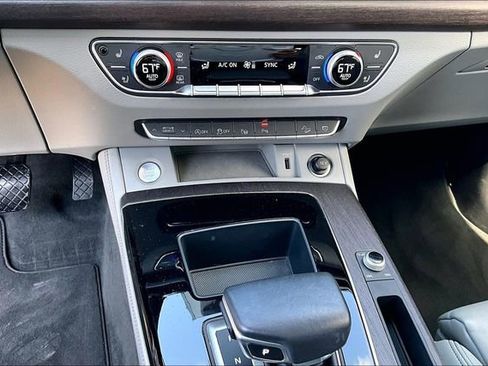Used 2022 Audi Q5 2.0T Prestige w/ Prestige Package image 26