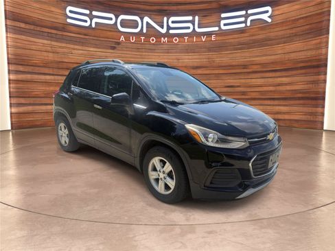 Used 2018 Chevrolet Trax LT w/ LT Convenience Package FWD image 8