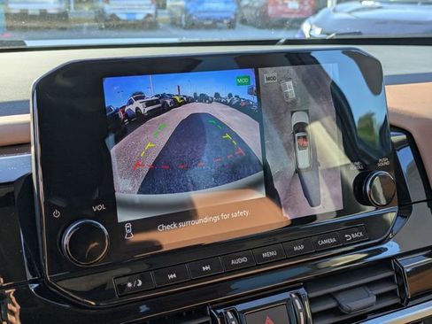 New 2025 Nissan Pathfinder Platinum w/ Black Appearance Package image 25