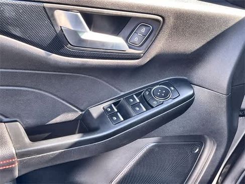 Used 2025 Ford Escape ST-Line w/ Equipment Group 301A image 30