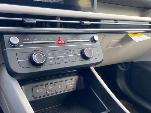 New 2026 Hyundai Tucson SE image 16