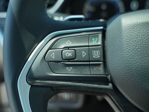Used 2023 Jeep Grand Cherokee L Limited w/ Luxury Tech Group II AWD/4WD image 33