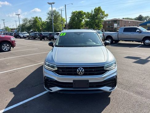 Used 2023 Volkswagen Tiguan SE R-Line AWD/4WD image 5