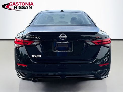 Used 2025 Nissan Sentra SR FWD image 7