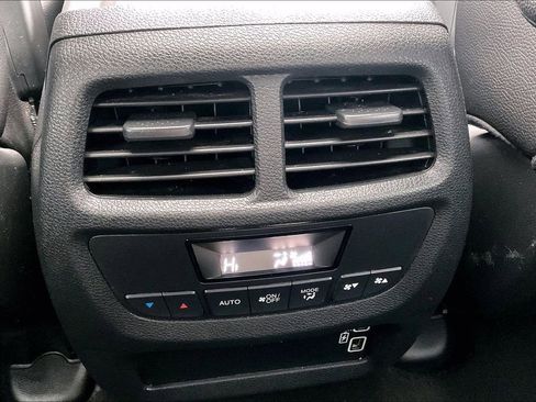 Used 2022 Honda Pilot TrailSport image 12